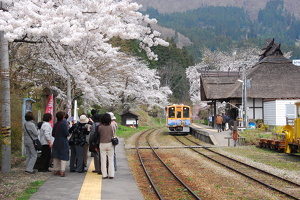 湯野上温泉駅